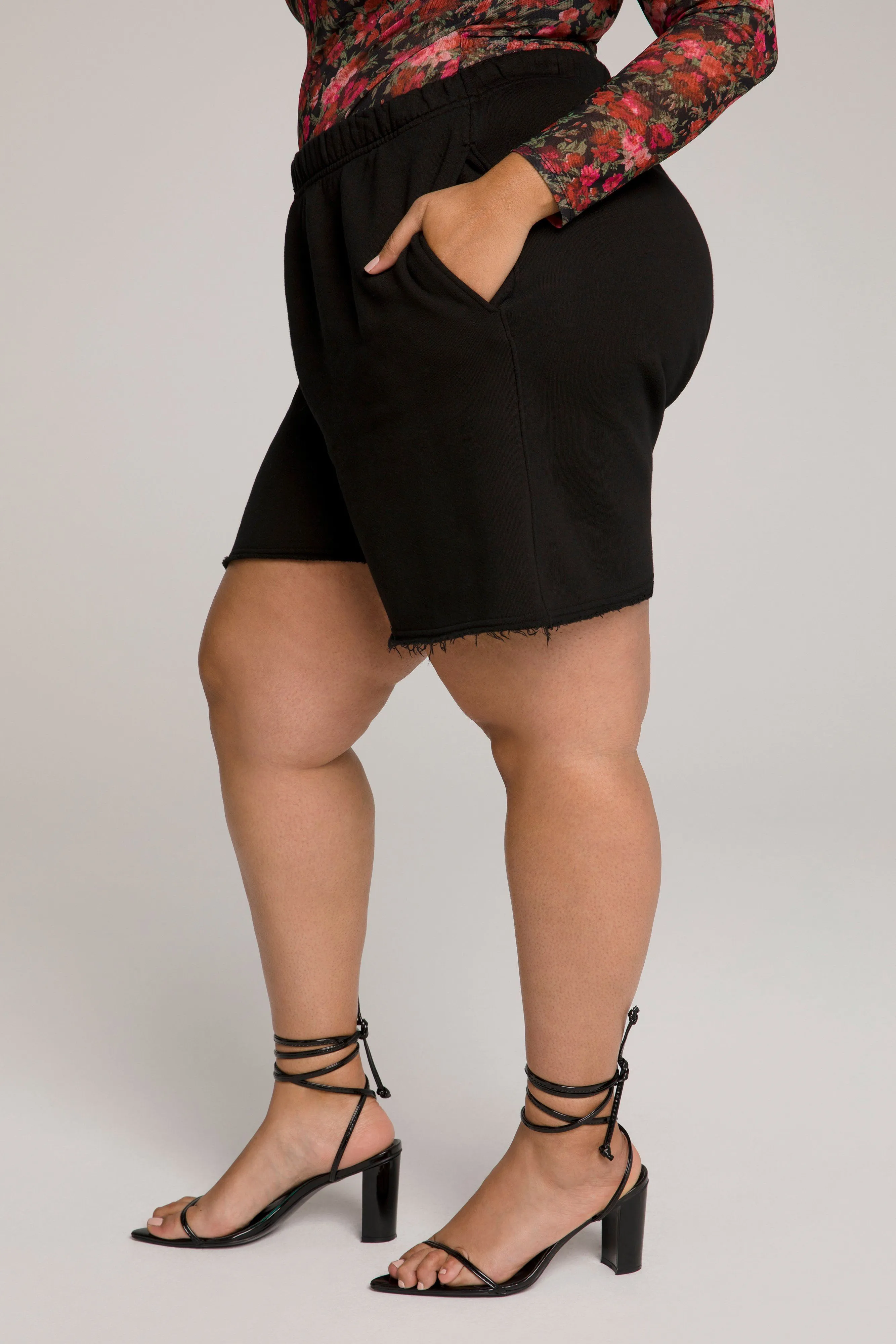 BOYFRIEND SWEATSHORT | BLACK001