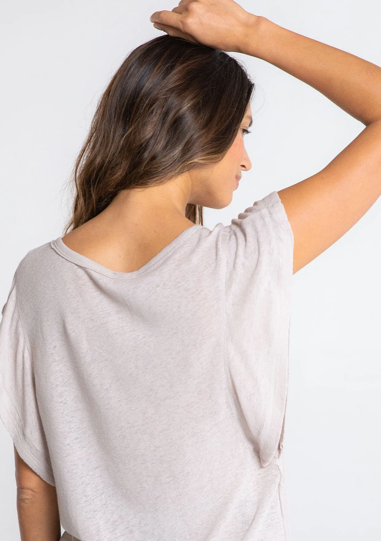 Flutter Sleeve Crew Neck Knit Top