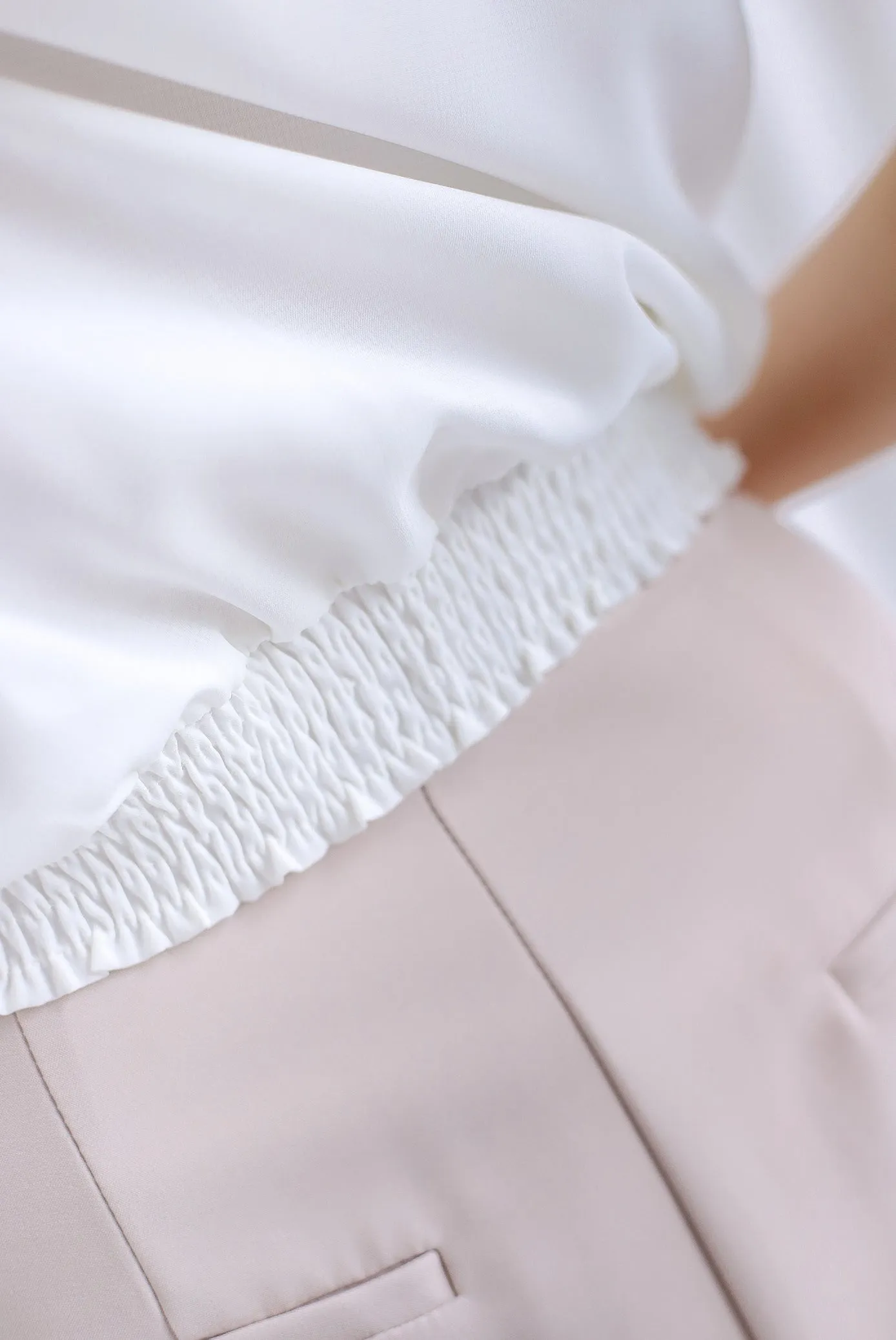 Maive Balloon Sleeve Ruffle Top In White