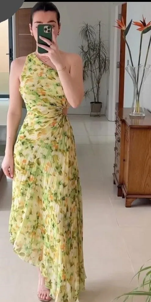 Nsquared Elegant One Shoulder Pleated Diagonal Collar Maxi Dresses