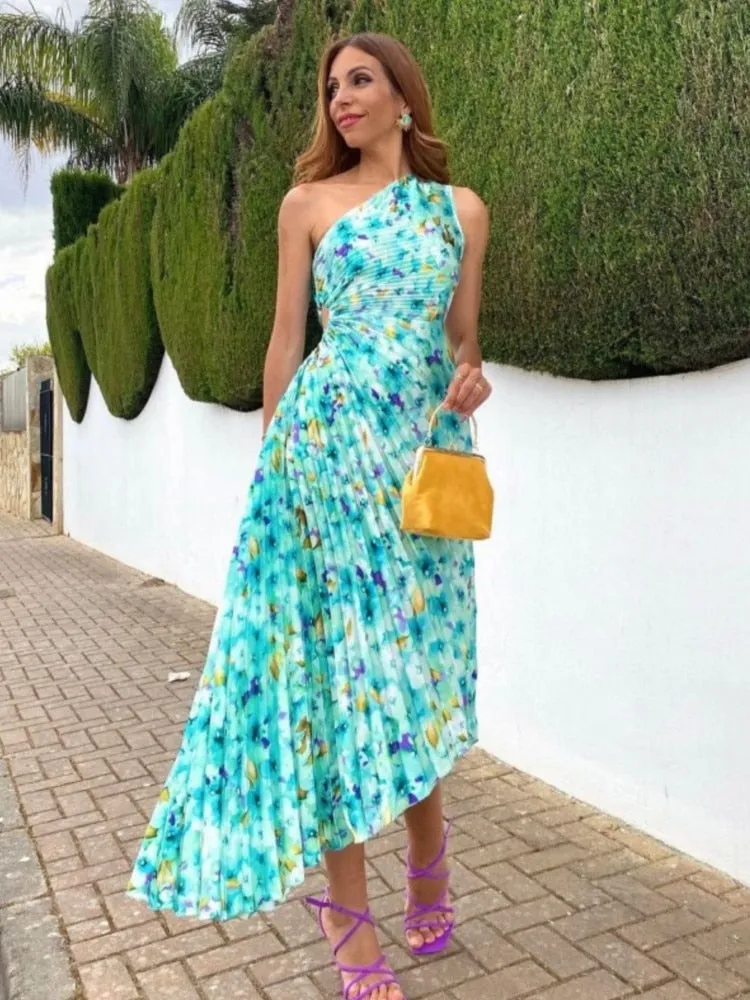 Nsquared Elegant One Shoulder Pleated Diagonal Collar Maxi Dresses